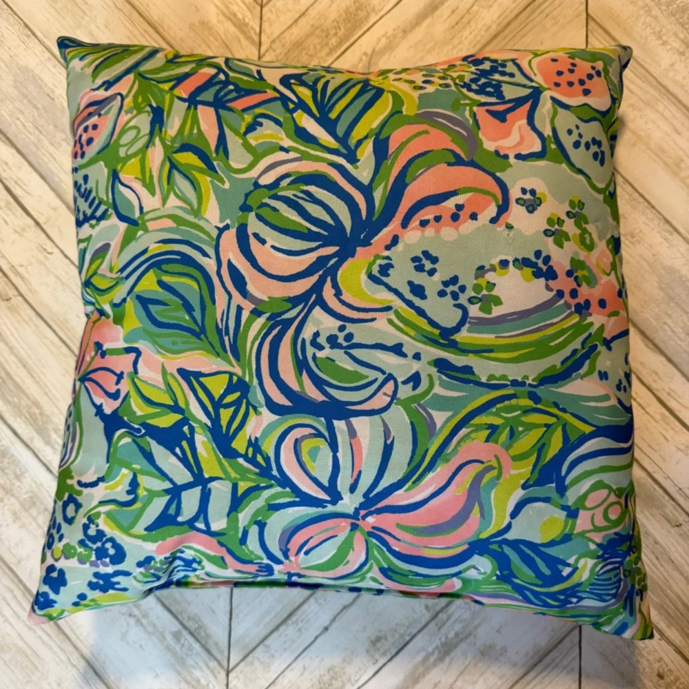 Lilly Pulitzer Pillow Feline Good Beach Floral Throw 15” x 15” Tropical - Picture 8 of 10